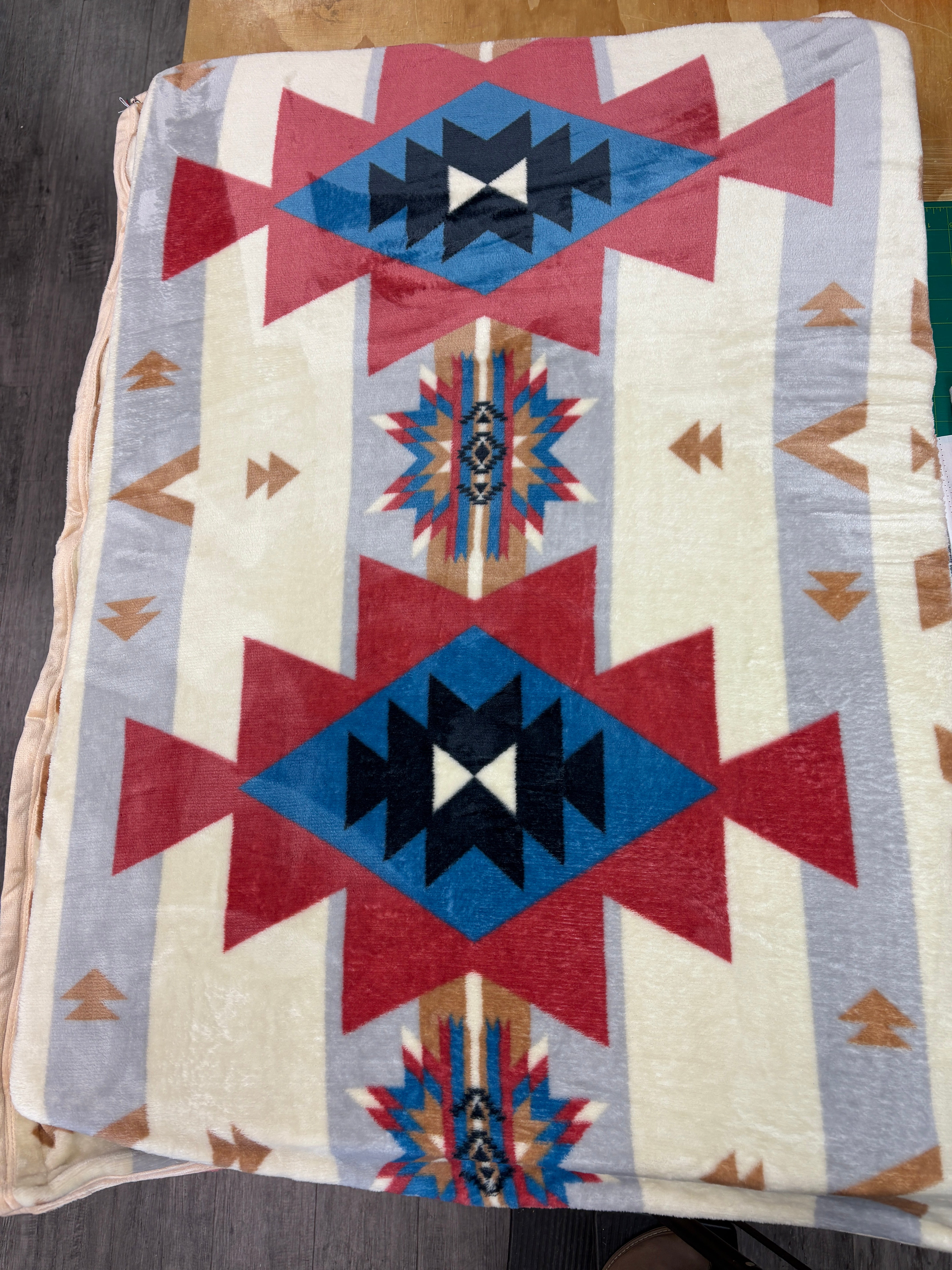 Hayley Turning Robe Large Pet Bed