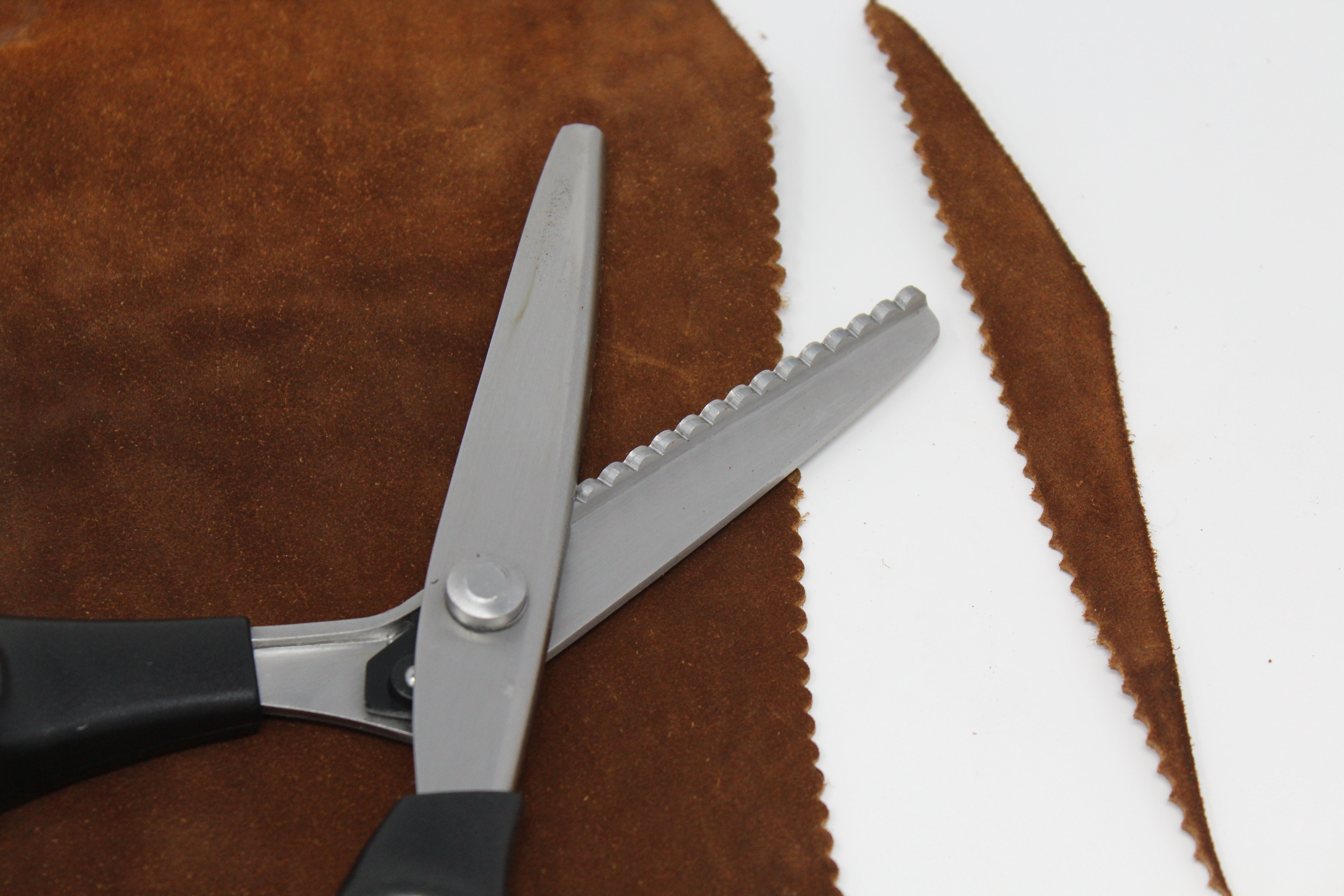 Leather Scissors Circle Edge